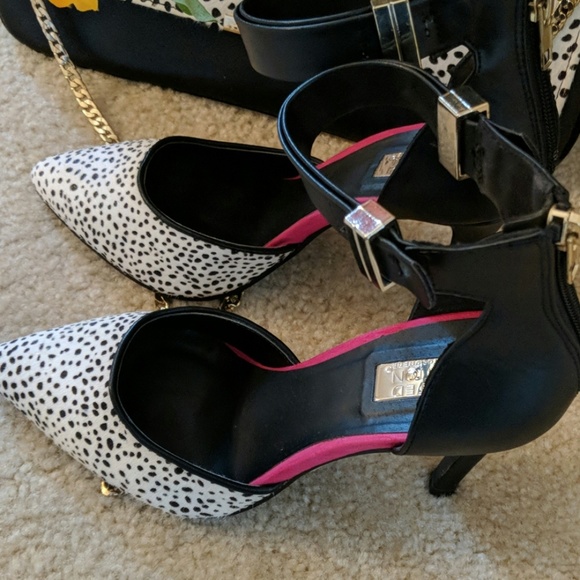 Accessories - Picture 2 of 3